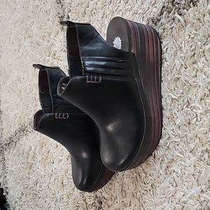 Yellow Box Barty Platform Clogs